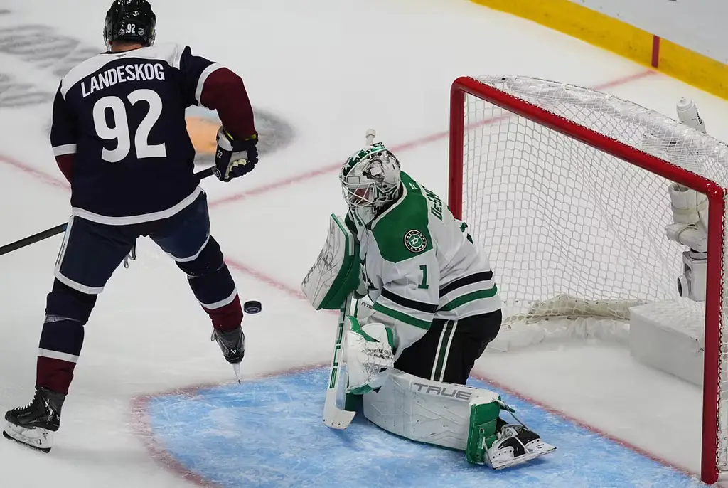 Landeskog styr in pucken i nattens match.