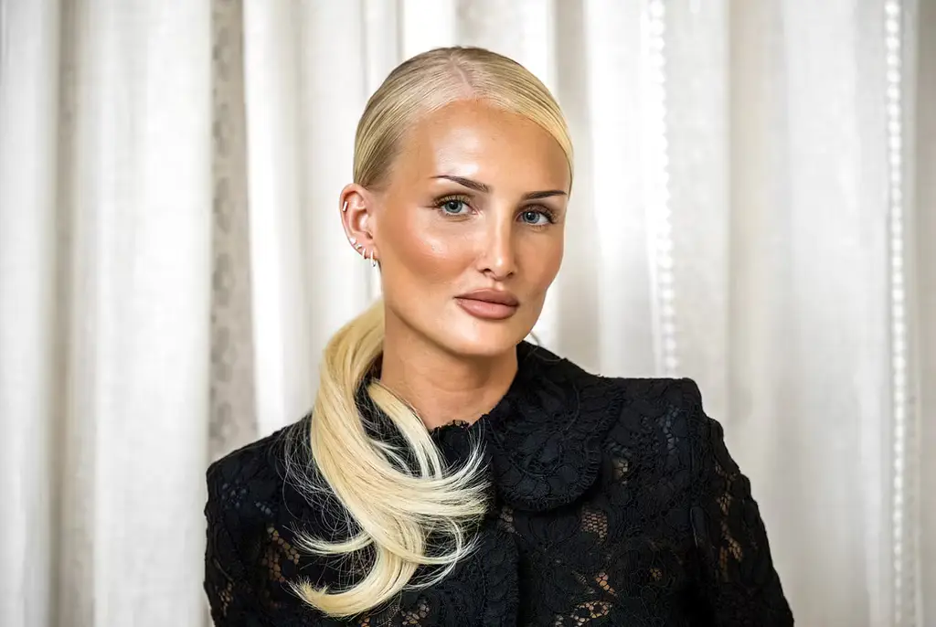 Lovisa Worge blev känd som Bianca Ingrossos assistent i ”Wahlgrens värld”.