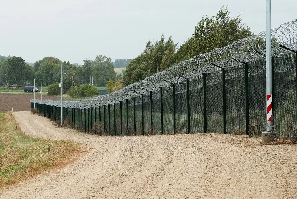 Gränsen mellan Estland och Ryssland. Bilden har ingen koppling till innehållet i artikeln.