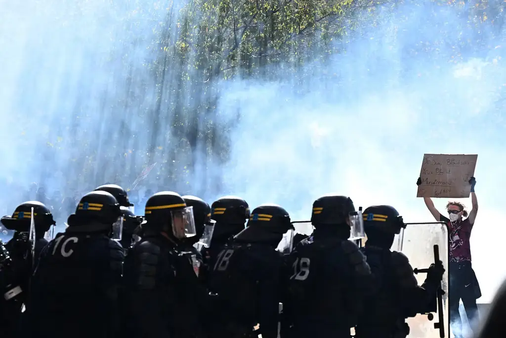 Bild från demonstration i Paris på lördagen.