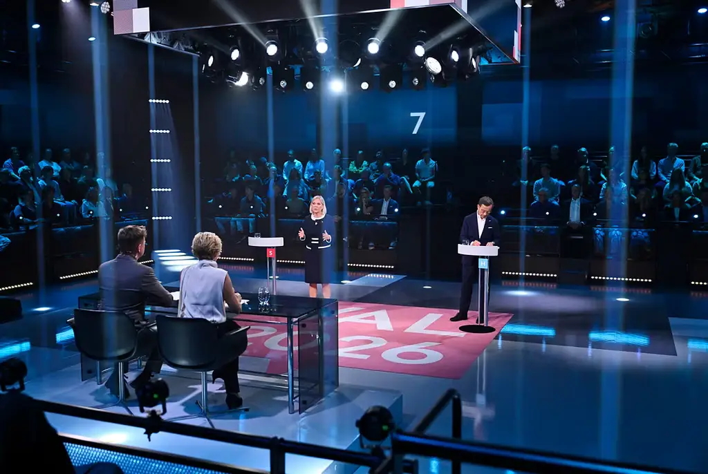 Arkivbild från 12 september: Socialdemokraternas partiledare Magdalena Andersson (S) och Moderaternas partiledare statsminister Ulf Kristersson (M) under den avslutande statsministerduellen på TV4, kvällen innan valet.