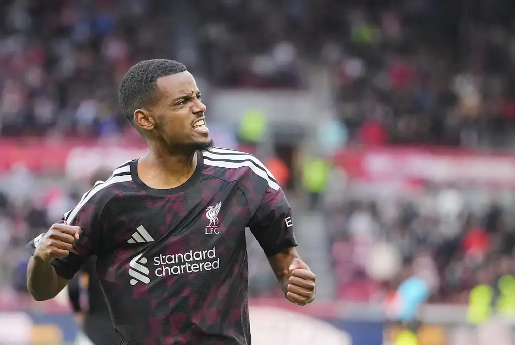 Alexander Isak firar sitt mål.