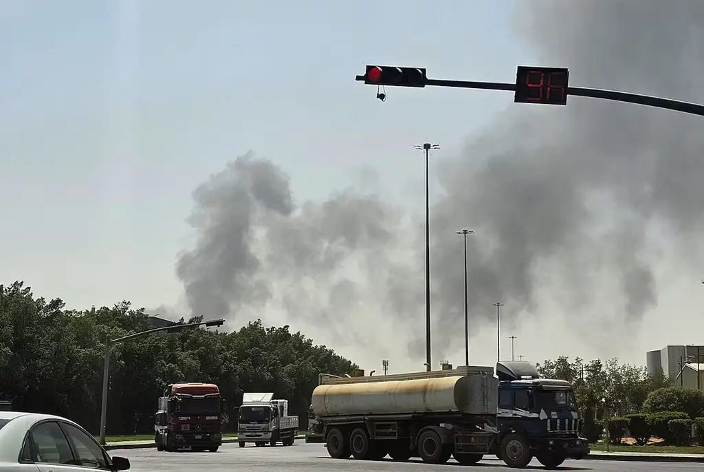 Rök över Saudiarabiens huvudstad.