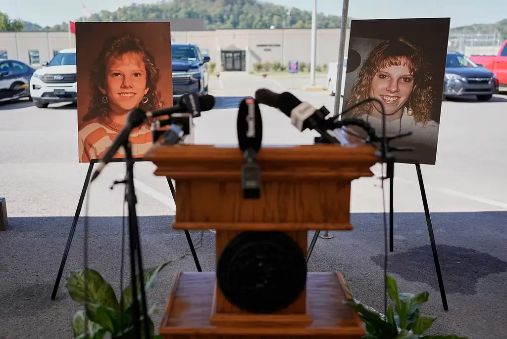 Bilder av Colleen Slemmer, som mördades av Christa Pike, inför en pressträff den 30 september.