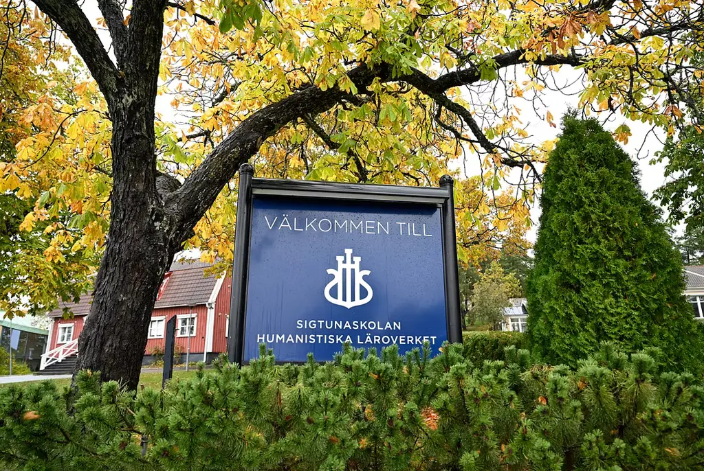 Exteriör på Sigtunaskolan Humanistiska Läroverket - SSHL. 