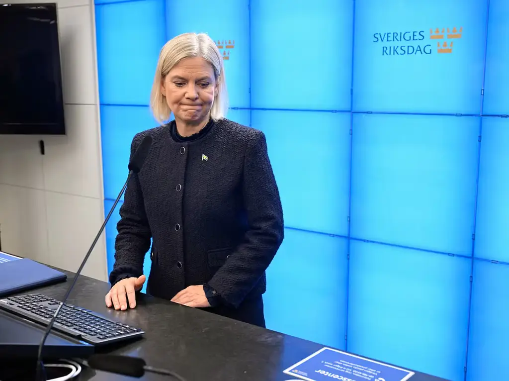 Socialdemokraternas partiledare Magdalena Andersson (S) håller en pressträff efter sitt möte med talmannen om sitt sonderingsuppdrag. 