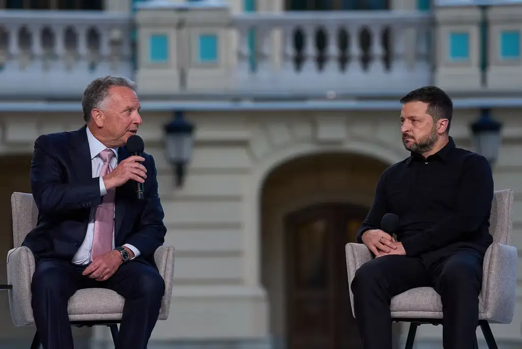 Trumps förhandlare Steve Witkoff med Ukrainas president Volodymyr Zelenskyj. Bild från september.
