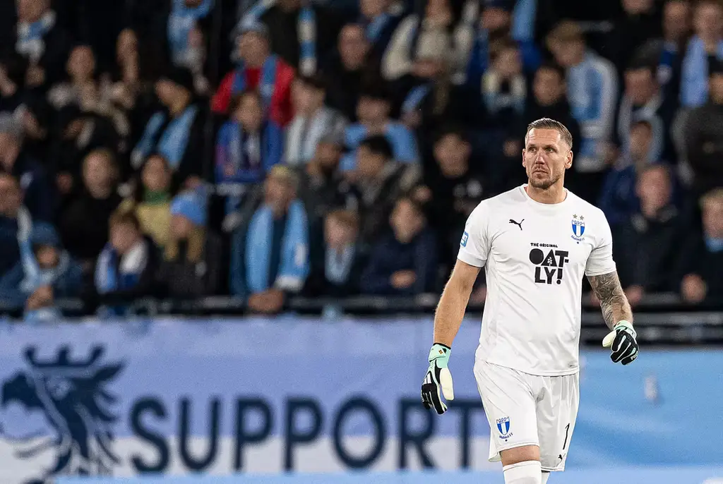 Malmö FFs målvakt Robin Olsen under fotbollsmatchen i Allsvenskan mellan Malmö FF och Kalmar  FF.