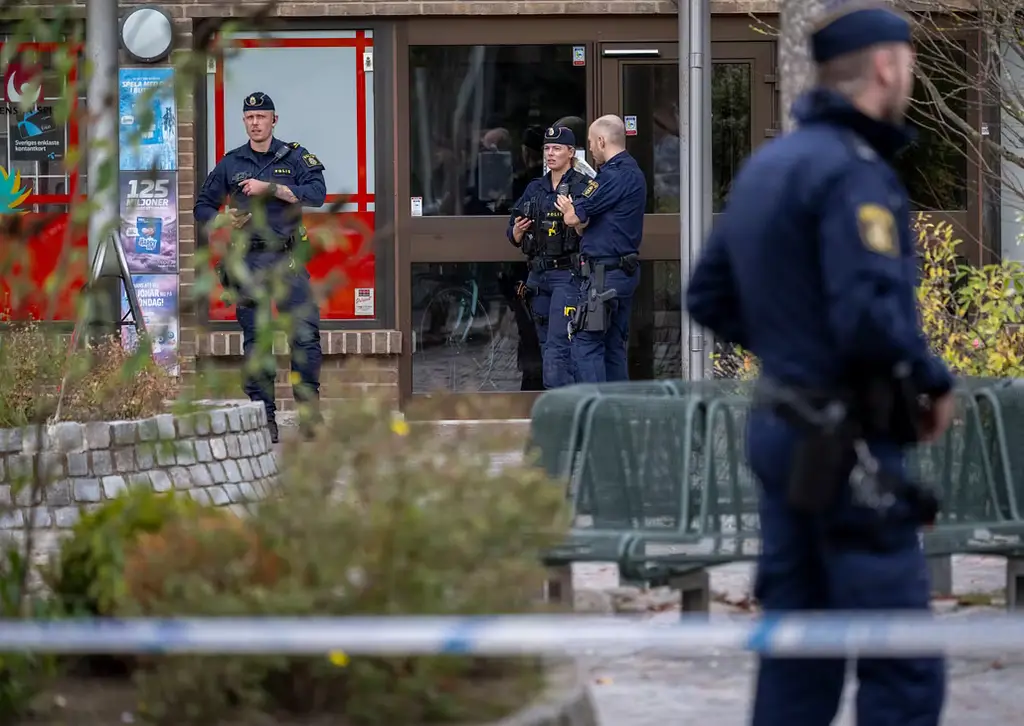Bild från polisinsatsen, 7 oktober.