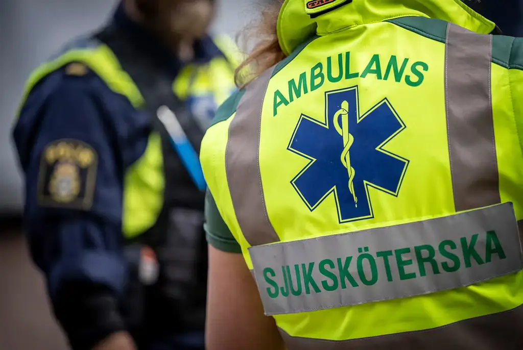 Arkivbild av ambulanspersonal.
