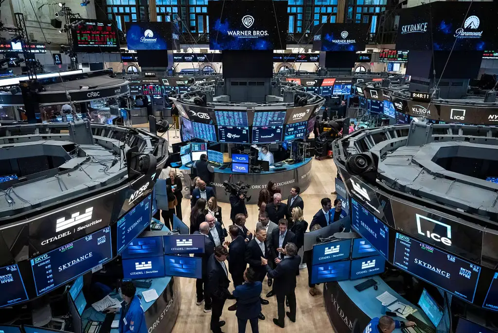 Goldman Sachs var en av bankaktierna som steg efter rapporten, medan Wells Fargo och Citigroup backade.