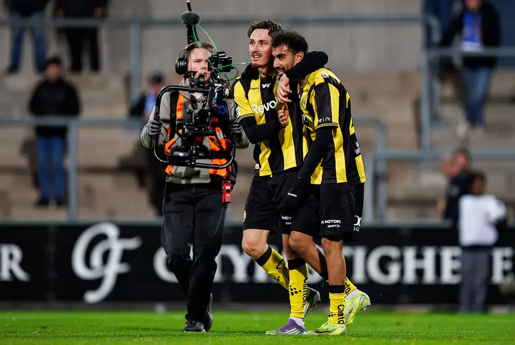 Hammarbys Noah Persson och Montader Madjed jublar.