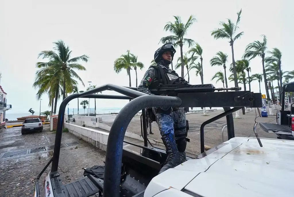 En vakt vid kusten av Puerto Vallarta.